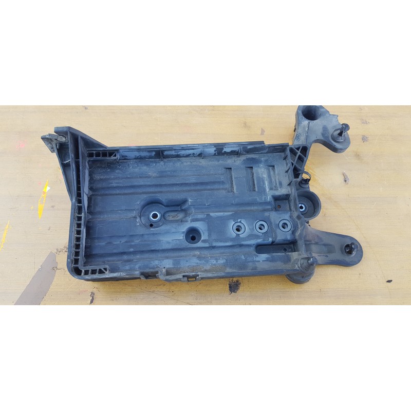 VOLKSWAGEN GOLF 7 SUPPORTO BATTERIA PORTABATTERIA COFANO MOTORE