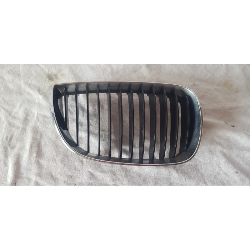 BMW SERIE 1 E87 GRIGLIA ANTERIORE CROMATA DESTRA FRONT RIGHT PARAURTI 70771309